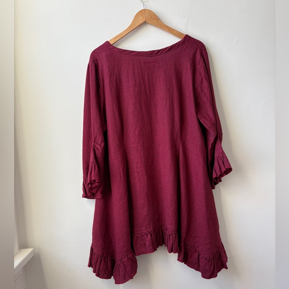 Heart's Desire Butterfly Burgundy Linen Top - Picture 4 of 12